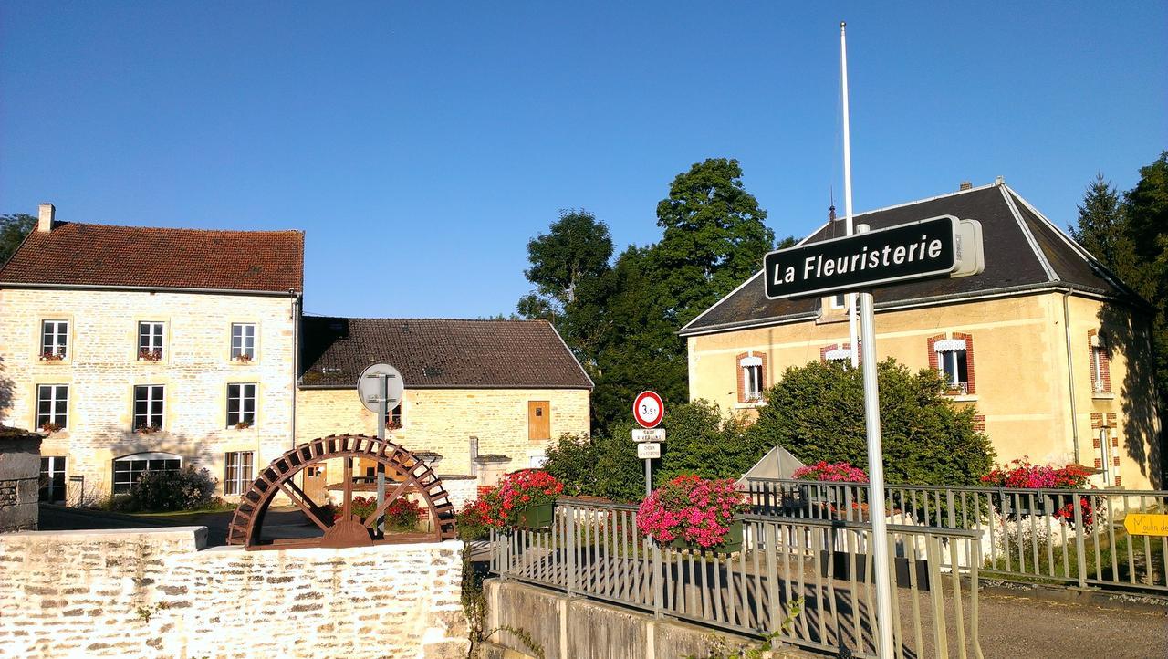 Moulin De La Fleuristerie Bed & Breakfast Orges Exterior photo